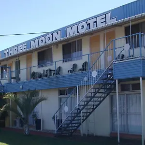 Three Moon Monto