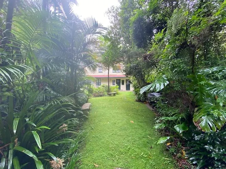 Rosella'S On Springbrook Hotel